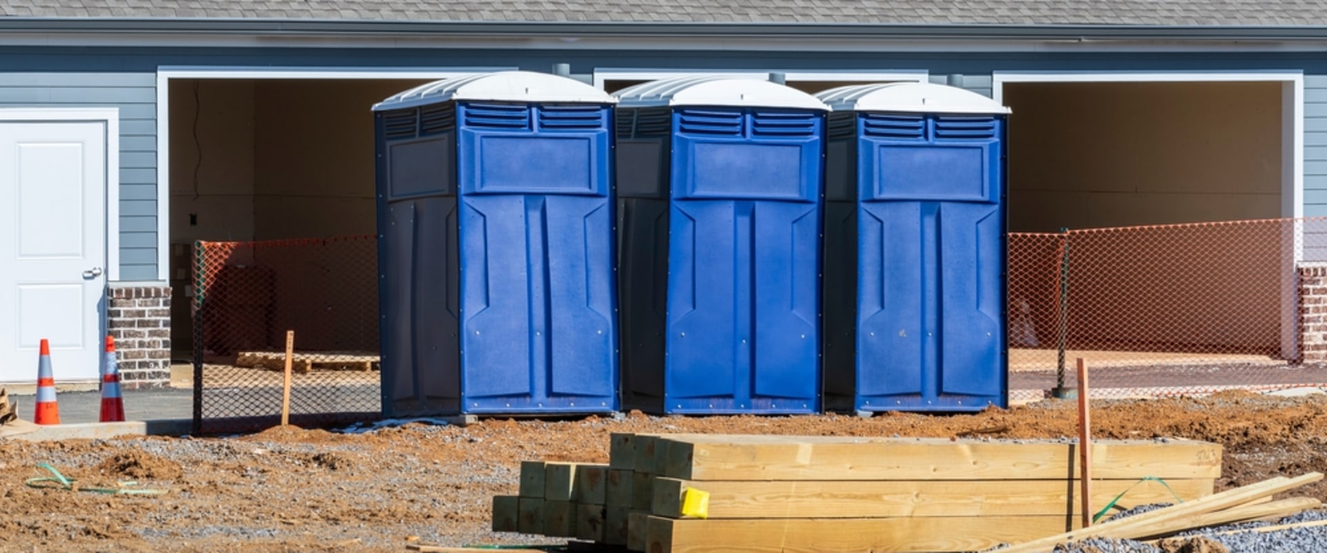 Tips For Renting A Portable Toilet Unit For Your Fix-And-Flip Project In Louisville
