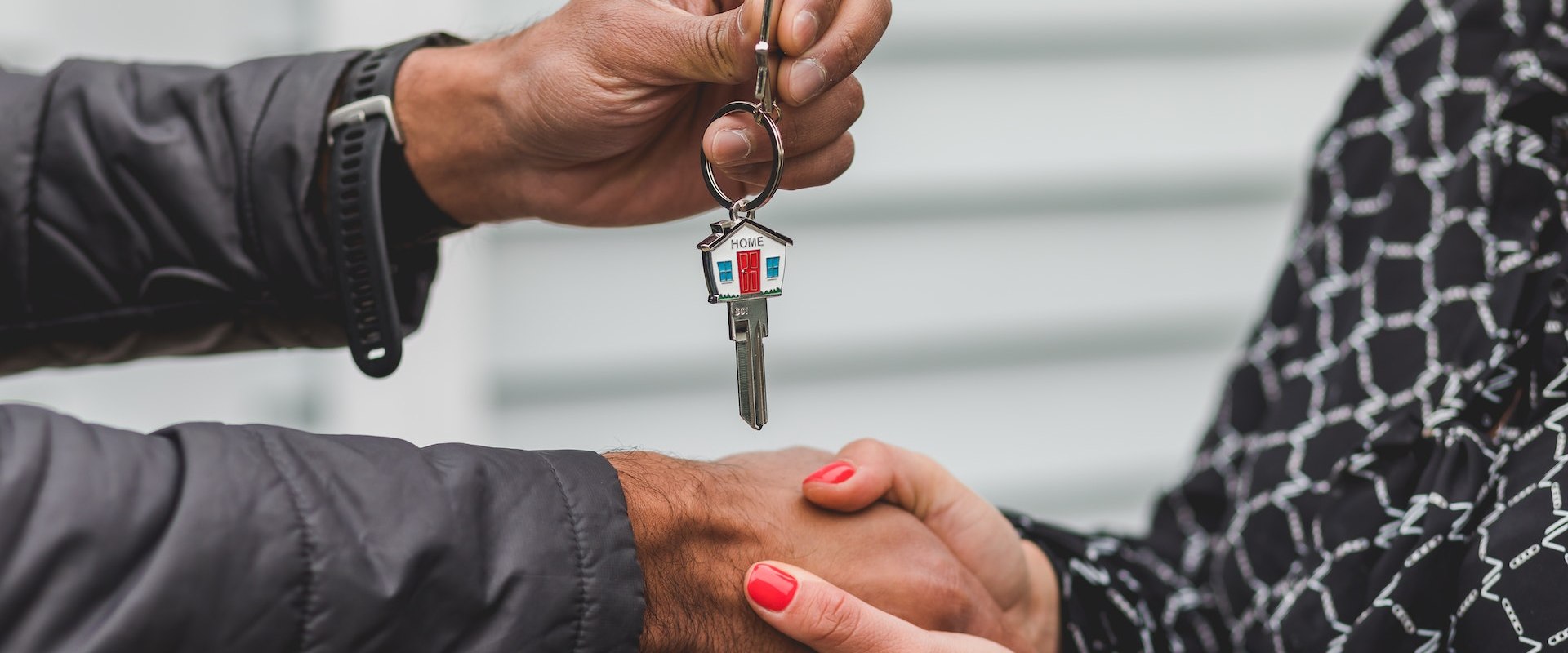 Maximizing Profitability: The Benefits Of Partnering With A Mortgage Broker For Fix And Flip Ventures In Lurgan